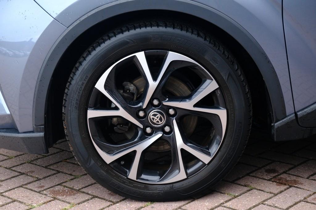 Toyota C-HR 1.8 Hybrid 122pk CVT First Edition | Navvi | App Connect | Climate | Adaptive Cruise | Camera | Keyless | Winter Pakket | Trekhaak afbeelding 31