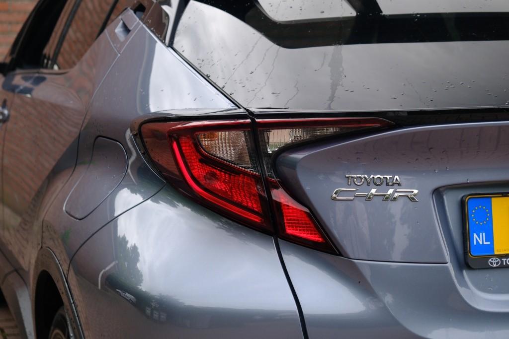 Toyota C-HR 1.8 Hybrid 122pk CVT First Edition | Navvi | App Connect | Climate | Adaptive Cruise | Camera | Keyless | Winter Pakket | Trekhaak afbeelding 32