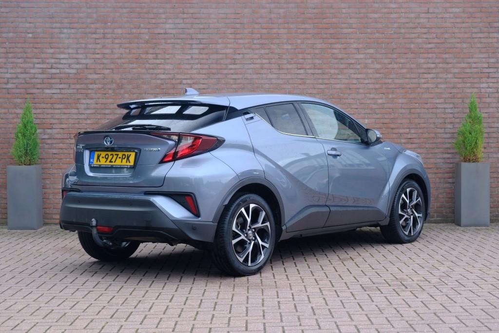 Toyota C-HR 1.8 Hybrid 122pk CVT First Edition | Navvi | App Connect | Climate | Adaptive Cruise | Camera | Keyless | Winter Pakket | Trekhaak afbeelding 33