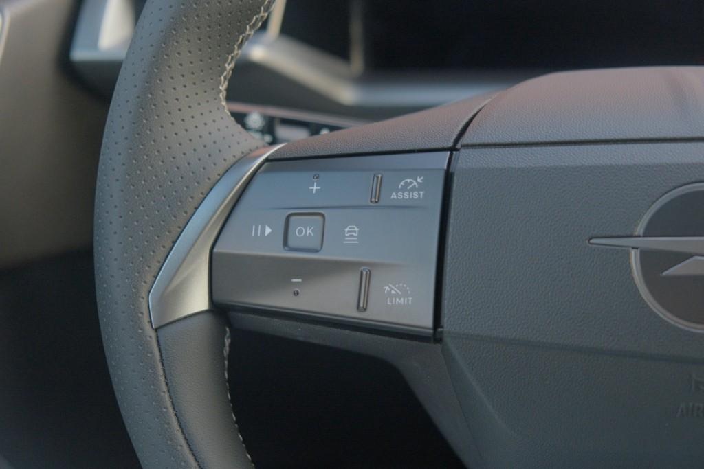 Opel Grandland 1.2 Turbo Hybrid 145pk Aut. GS | Navi | App Connect | Adaptive Cruise | Keyless | Focal | 360° Camera | Head-up Display | Matrix LED | Elektrische Achterklep afbeelding 9