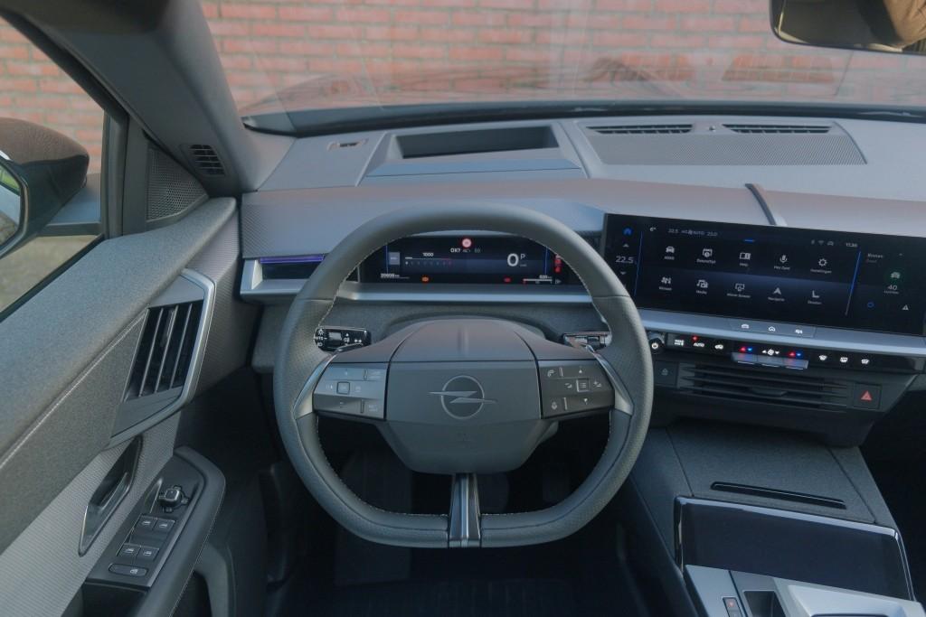 Opel Grandland 1.2 Turbo Hybrid 145pk Aut. GS | Navi | App Connect | Adaptive Cruise | Keyless | Focal | 360° Camera | Head-up Display | Matrix LED | Elektrische Achterklep afbeelding 13
