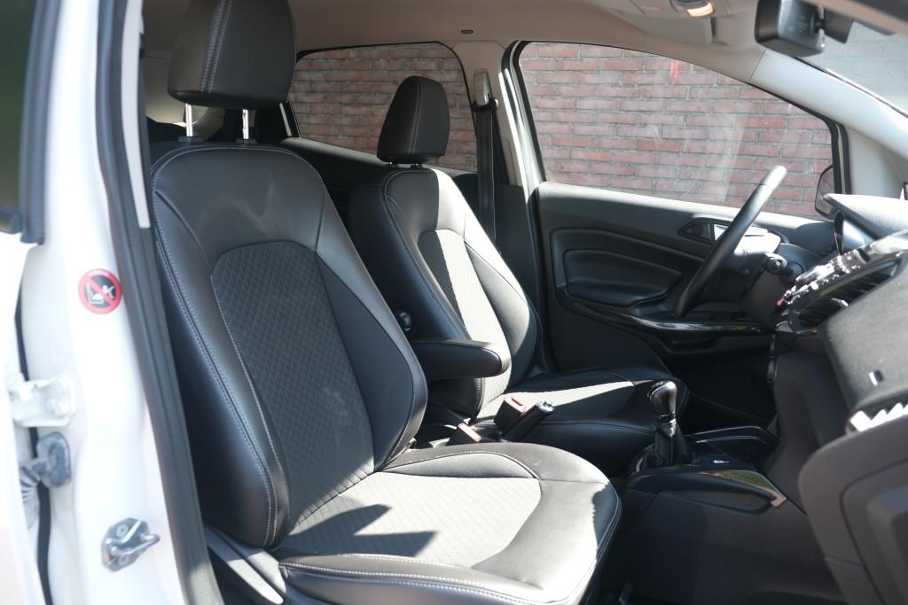 Ford EcoSport 1.0 EcoBoost 125pk Titanium S | Navi | Climate | Cruise | Keyless | Camera | Winter Pakket | Trekhaak afbeelding 5