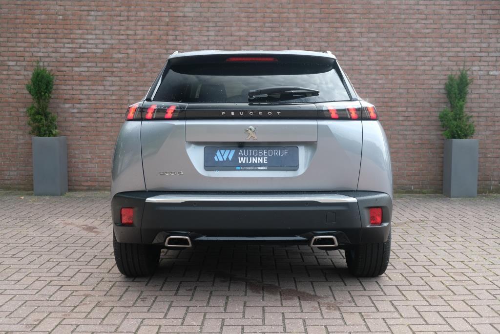 Peugeot 2008 1.2 PureTech 130pk EAT8 Allure | App Connect | Climate | Adaptive Cruise | Camera | 17" velgen afbeelding 26