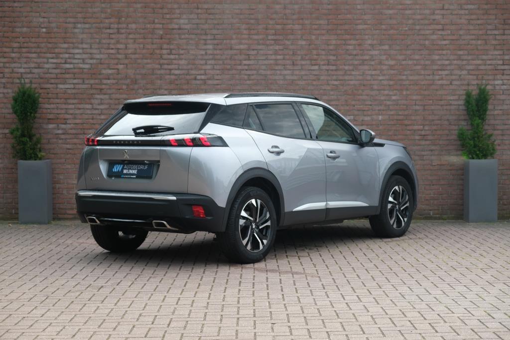Peugeot 2008 1.2 PureTech 130pk EAT8 Allure | App Connect | Climate | Adaptive Cruise | Camera | 17" velgen afbeelding 29