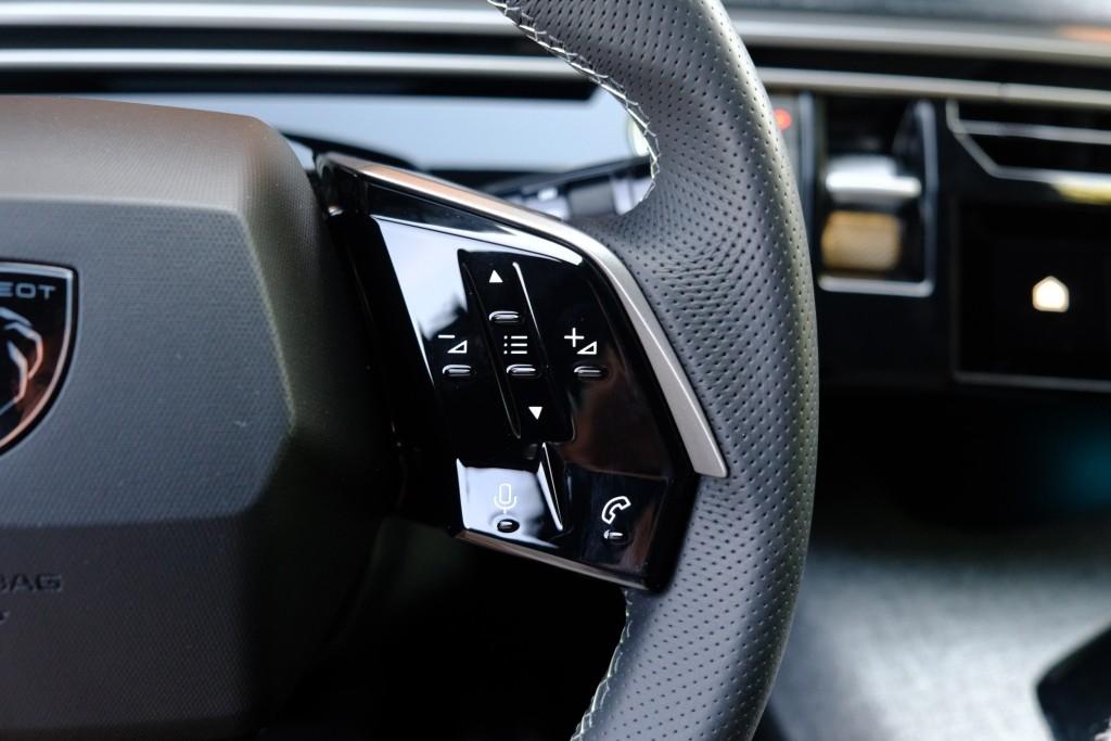 Peugeot 3008 1.2 Hybrid 145pk e-DCS6 GT | Navi | App Connect | Climate | Adaptive Cruise | Camera |  Elektrische Achterklep | Winter Pakket afbeelding 10