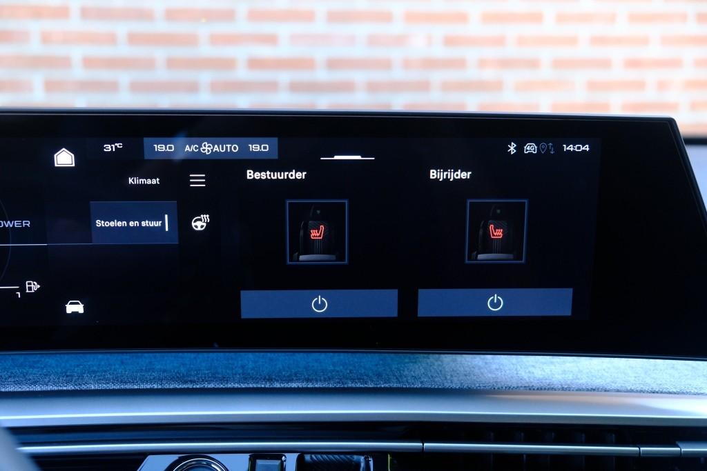 Peugeot 3008 1.2 Hybrid 145pk e-DCS6 GT | Navi | App Connect | Climate | Adaptive Cruise | Camera |  Elektrische Achterklep | Winter Pakket afbeelding 18