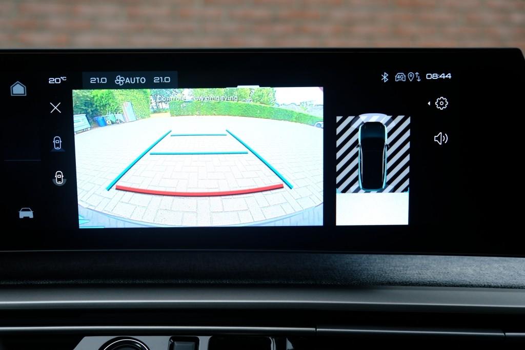 Peugeot 3008 1.2 Hybrid 145pk e-DCS6 GT | Navi | App Connect | Climate | Adaptive Cruise | Camera |  Elektrische Achterklep | Winter Pakket afbeelding 19