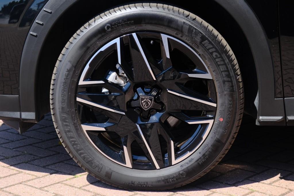 Peugeot 3008 1.2 Hybrid 145pk e-DCS6 GT | Navi | App Connect | Climate | Adaptive Cruise | Camera |  Elektrische Achterklep | Winter Pakket afbeelding 25