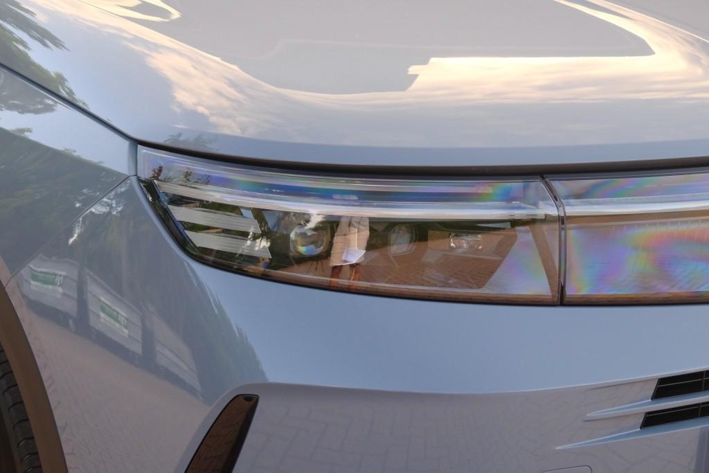 Opel Grandland 1.2 Turbo Hybrid 145pk eDCT6 GS | Navi | App Connect | Adaptive Cruise | Climate Control | Panoramadak | 360° Camera | Focal Audio | Keyless afbeelding 2
