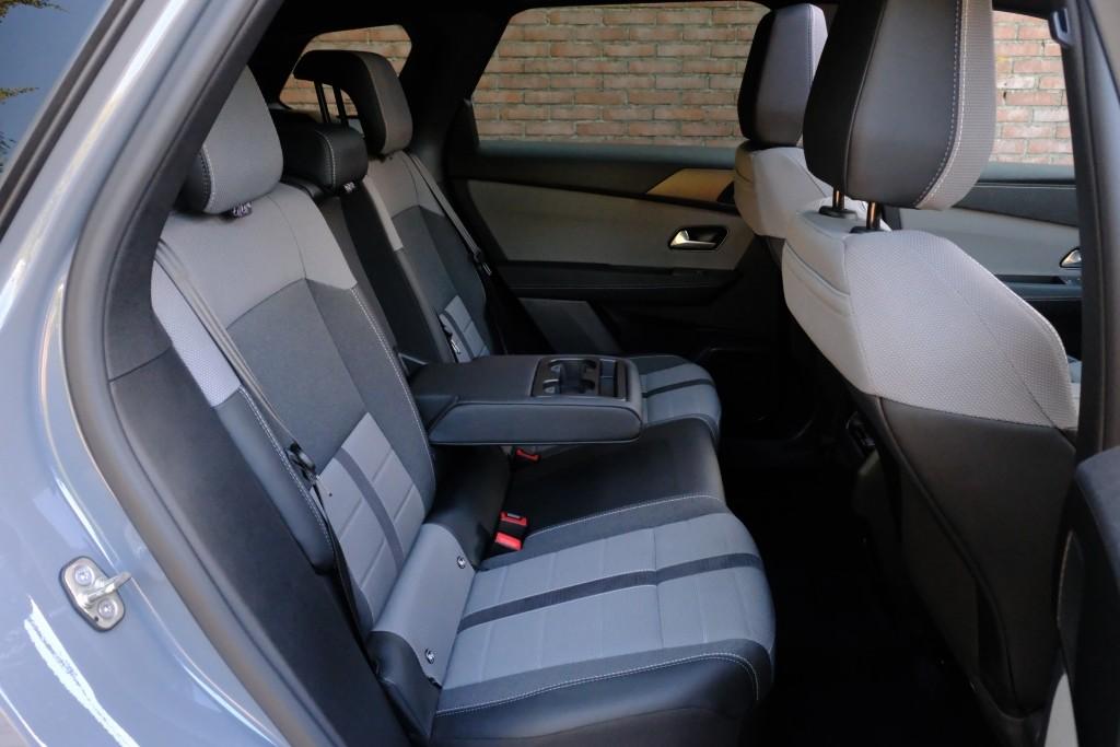 Opel Grandland 1.2 Turbo Hybrid 145pk eDCT6 GS | Navi | App Connect | Adaptive Cruise | Climate Control | Panoramadak | 360° Camera | Focal Audio | Keyless afbeelding 3