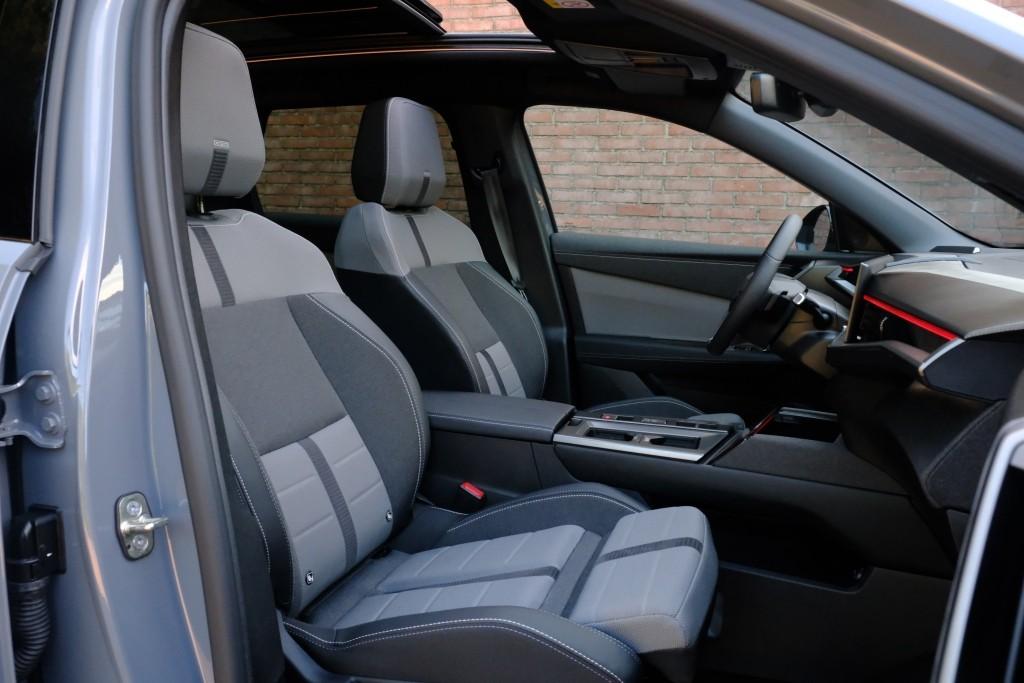 Opel Grandland 1.2 Turbo Hybrid 145pk eDCT6 GS | Navi | App Connect | Adaptive Cruise | Climate Control | Panoramadak | 360° Camera | Focal Audio | Keyless afbeelding 5