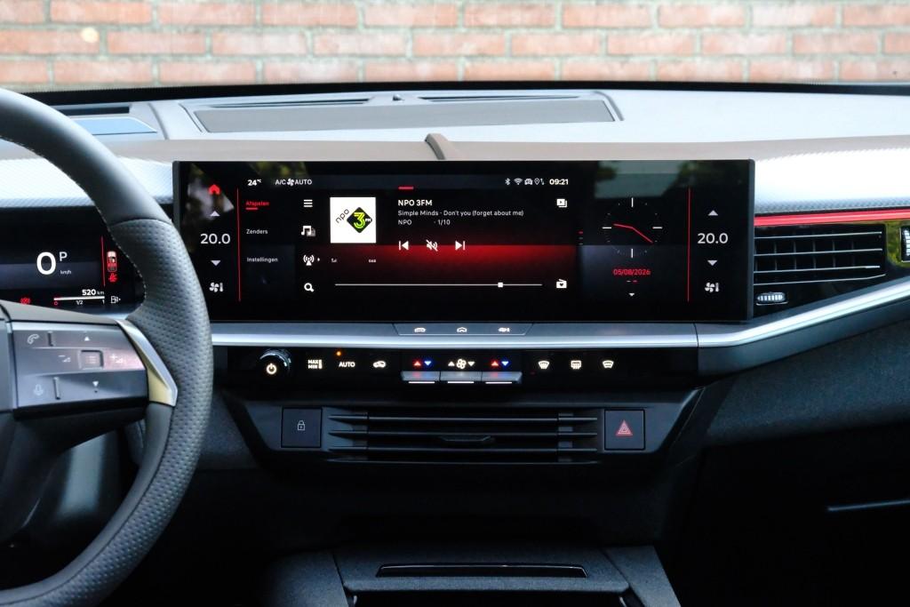 Opel Grandland 1.2 Turbo Hybrid 145pk eDCT6 GS | Navi | App Connect | Adaptive Cruise | Climate Control | Panoramadak | 360° Camera | Focal Audio | Keyless afbeelding 17