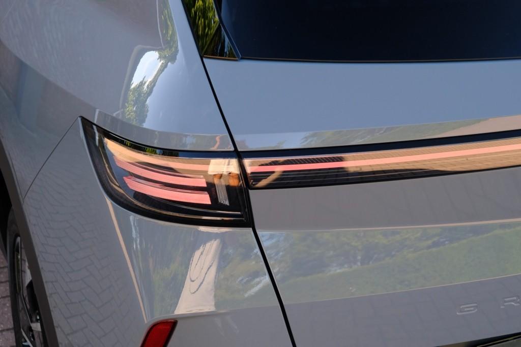 Opel Grandland 1.2 Turbo Hybrid 145pk eDCT6 GS | Navi | App Connect | Adaptive Cruise | Climate Control | Panoramadak | 360° Camera | Focal Audio | Keyless afbeelding 33