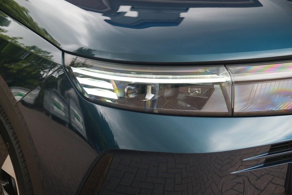Opel Grandland 1.2 Turbo Hybrid 145pk eDCT6 GS - Panoramadak - Adaptive Cruise - Head-up display - Stoelverwarming - Elektrische achterklep - 360° Camera - Focal Audio afbeelding 2