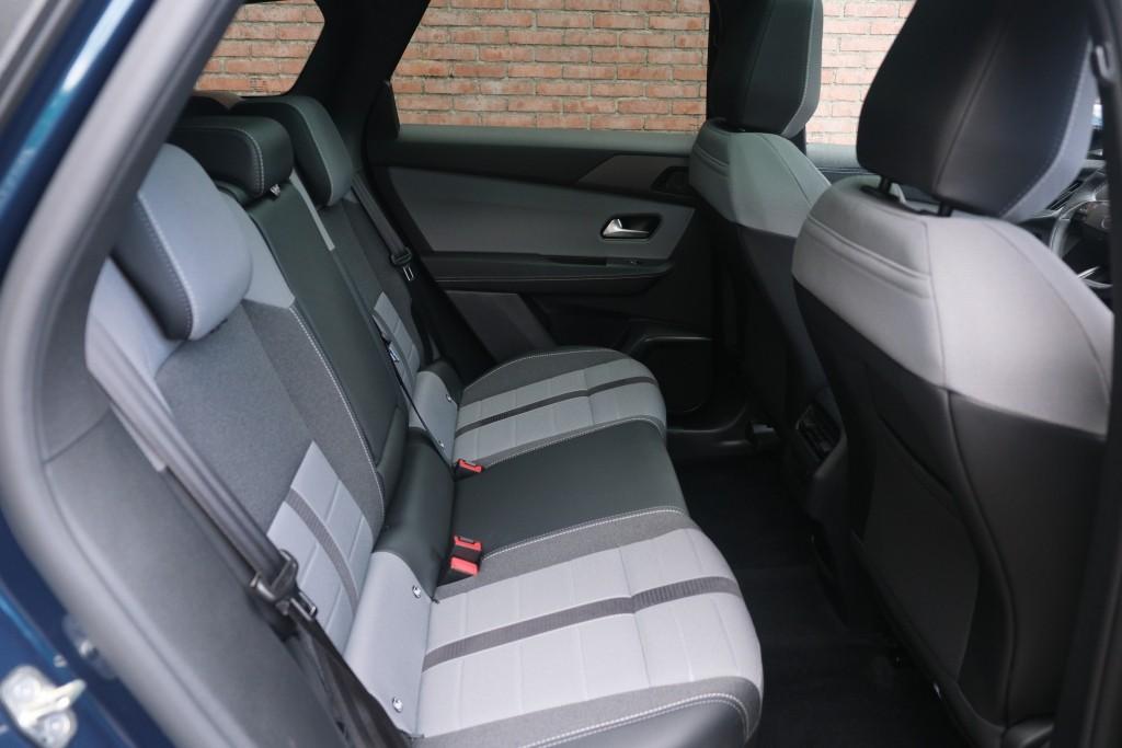 Opel Grandland 1.2 Turbo Hybrid 145pk eDCT6 GS - Panoramadak - Adaptive Cruise - Head-up display - Stoelverwarming - Elektrische achterklep - 360° Camera - Focal Audio afbeelding 3