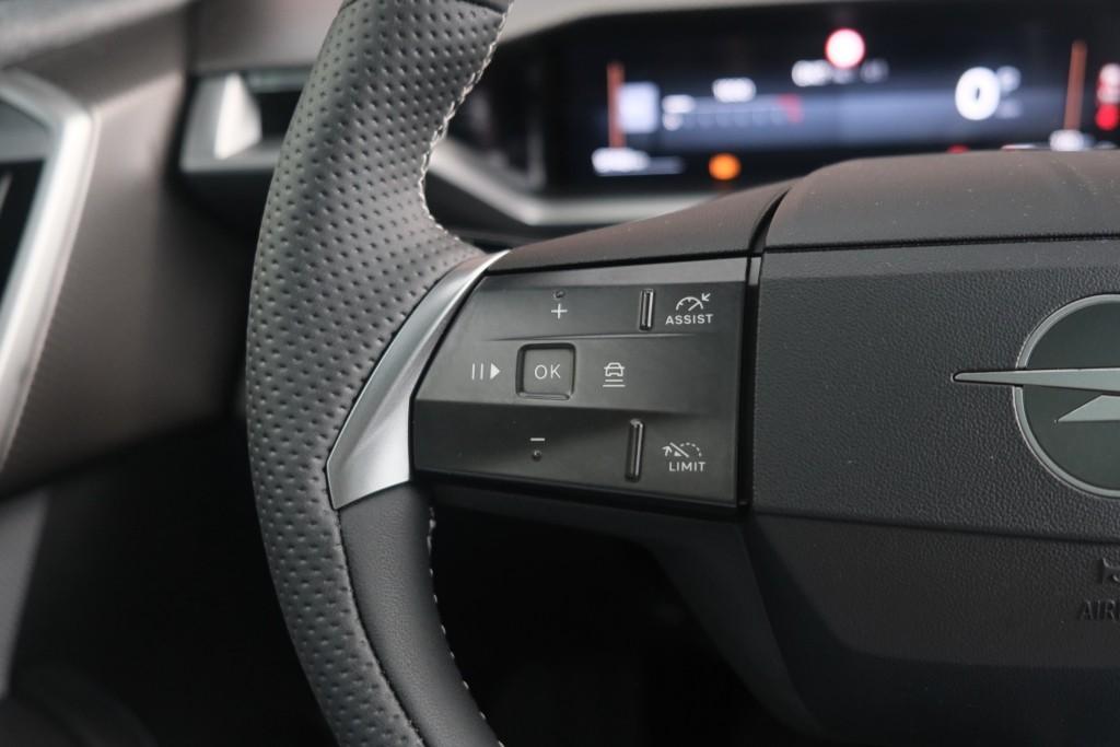 Opel Grandland 1.2 Turbo Hybrid 145pk eDCT6 GS - Panoramadak - Adaptive Cruise - Head-up display - Stoelverwarming - Elektrische achterklep - 360° Camera - Focal Audio afbeelding 9