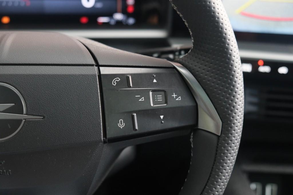 Opel Grandland 1.2 Turbo Hybrid 145pk eDCT6 GS - Panoramadak - Adaptive Cruise - Head-up display - Stoelverwarming - Elektrische achterklep - 360° Camera - Focal Audio afbeelding 10