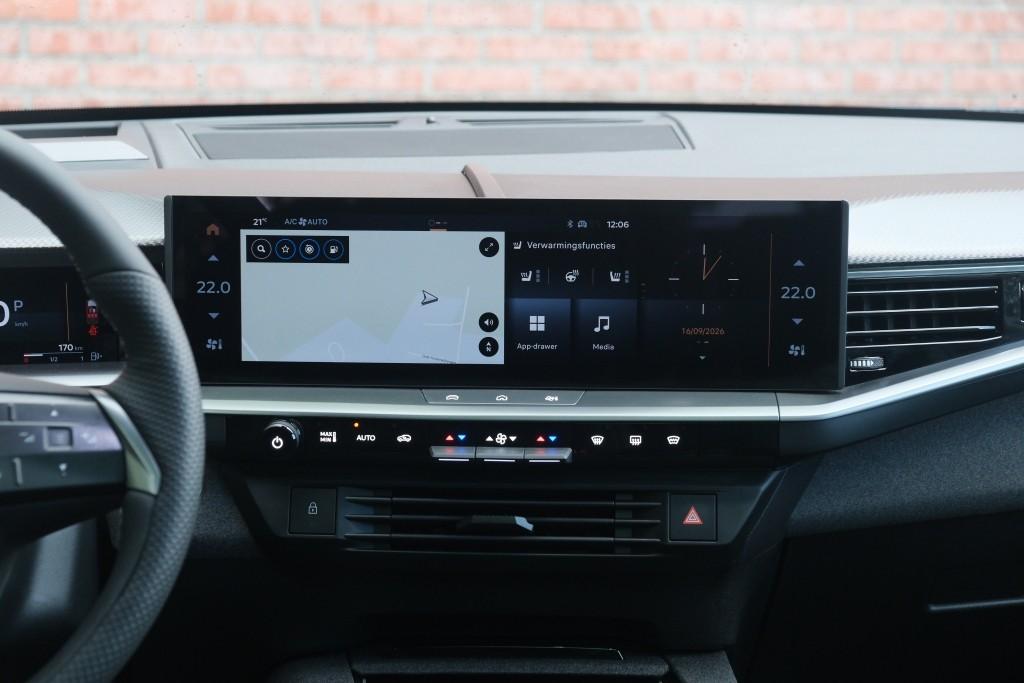 Opel Grandland 1.2 Turbo Hybrid 145pk eDCT6 GS - Panoramadak - Adaptive Cruise - Head-up display - Stoelverwarming - Elektrische achterklep - 360° Camera - Focal Audio afbeelding 16