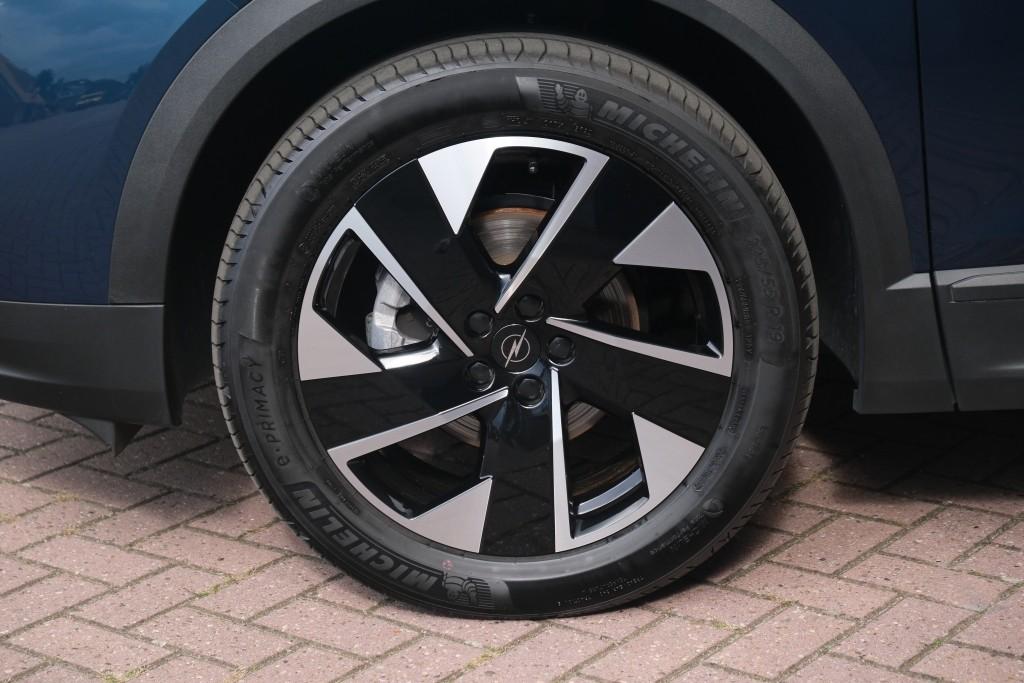 Opel Grandland 1.2 Turbo Hybrid 145pk eDCT6 GS - Panoramadak - Adaptive Cruise - Head-up display - Stoelverwarming - Elektrische achterklep - 360° Camera - Focal Audio afbeelding 29