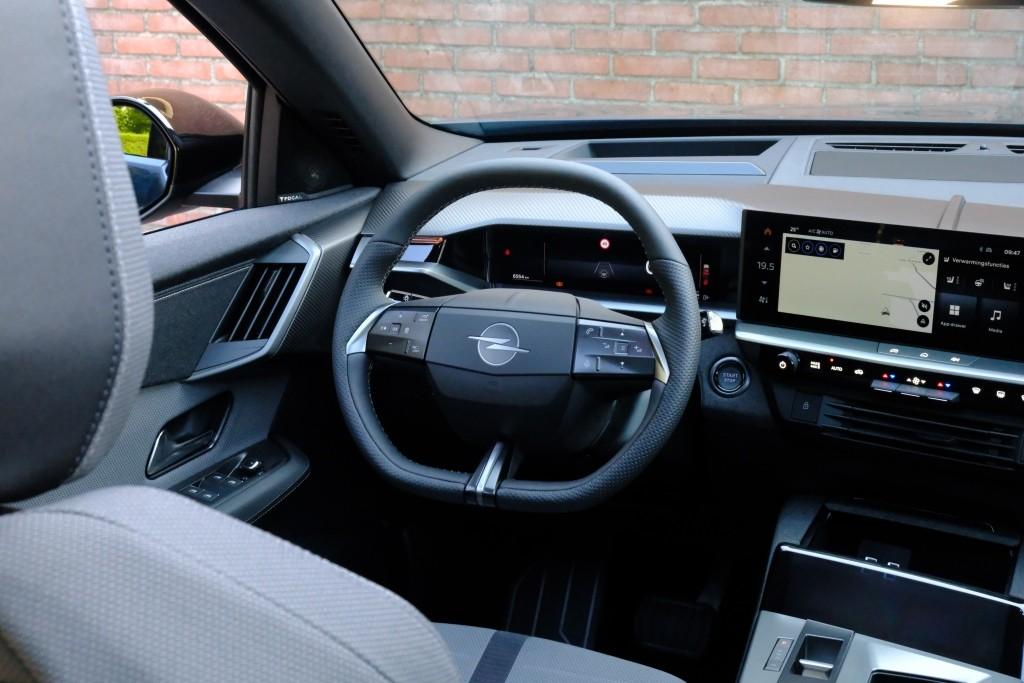 Opel Grandland 1.2 Turbo Hybrid 145pk eDCT6 GS | Navi | App Connect | Adaptive Cruise | Climate Control | Panoramadak | 360° Camera | Focal Audio | Keyless afbeelding 12