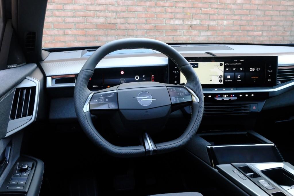 Opel Grandland 1.2 Turbo Hybrid 145pk eDCT6 GS | Navi | App Connect | Adaptive Cruise | Climate Control | Panoramadak | 360° Camera | Focal Audio | Keyless afbeelding 16