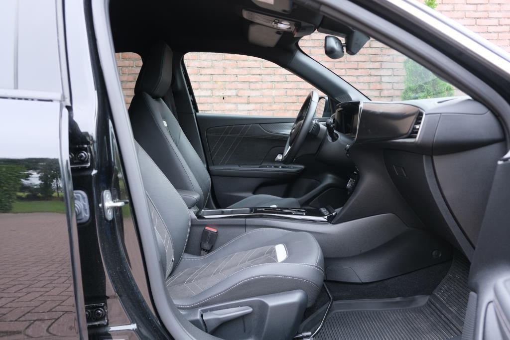 Opel Mokka 1.2 Turbo 130pk EAT8 Ultimate | App Connect | Adaptive Cruise | Keyless | Camera | Blind Spot | Winter Pakket afbeelding 4