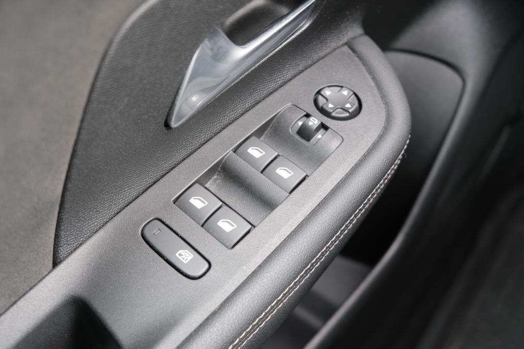 Opel Mokka 1.2 Turbo 130pk EAT8 Ultimate | App Connect | Adaptive Cruise | Keyless | Camera | Blind Spot | Winter Pakket afbeelding 23