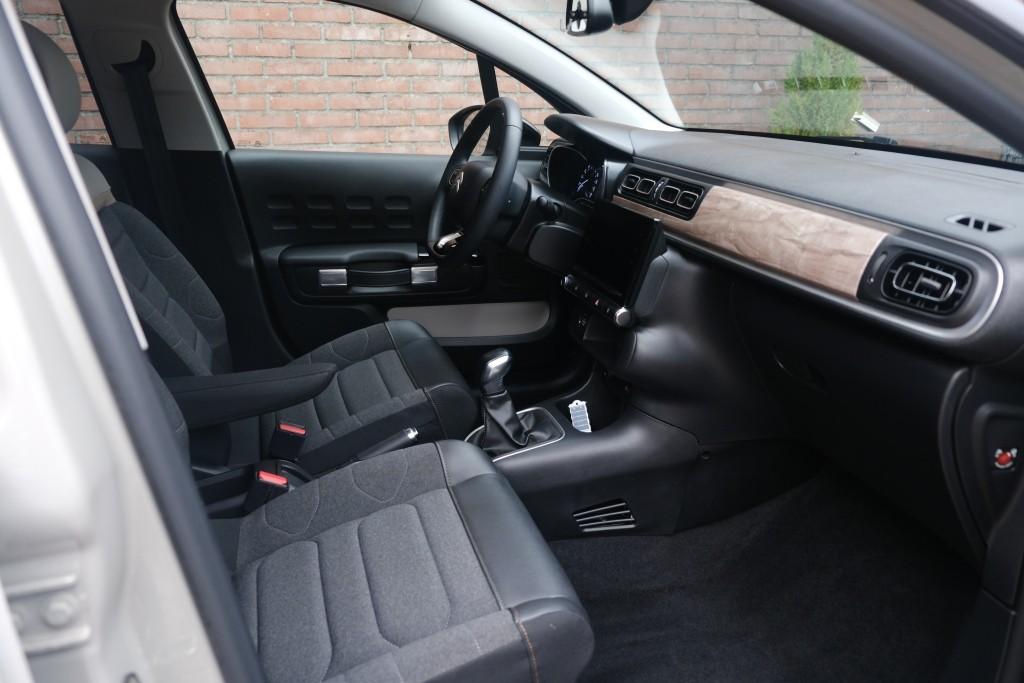 Citroën C3 1.2 PureTech 83pk Shine | App Connect | Climate | Cruise | Camera | Keyless | Stoelverwarming | PDC afbeelding 4
