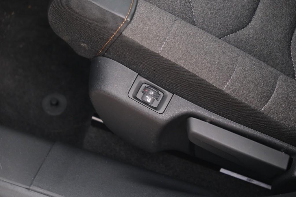 Citroën C3 1.2 PureTech 83pk Shine | App Connect | Climate | Cruise | Camera | Keyless | Stoelverwarming | PDC afbeelding 24
