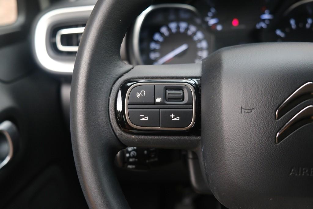 Citroën C3 1.2 PureTech 83pk Shine | App Connect | Climate | Cruise | Camera | Keyless | Stoelverwarming | PDC afbeelding 9