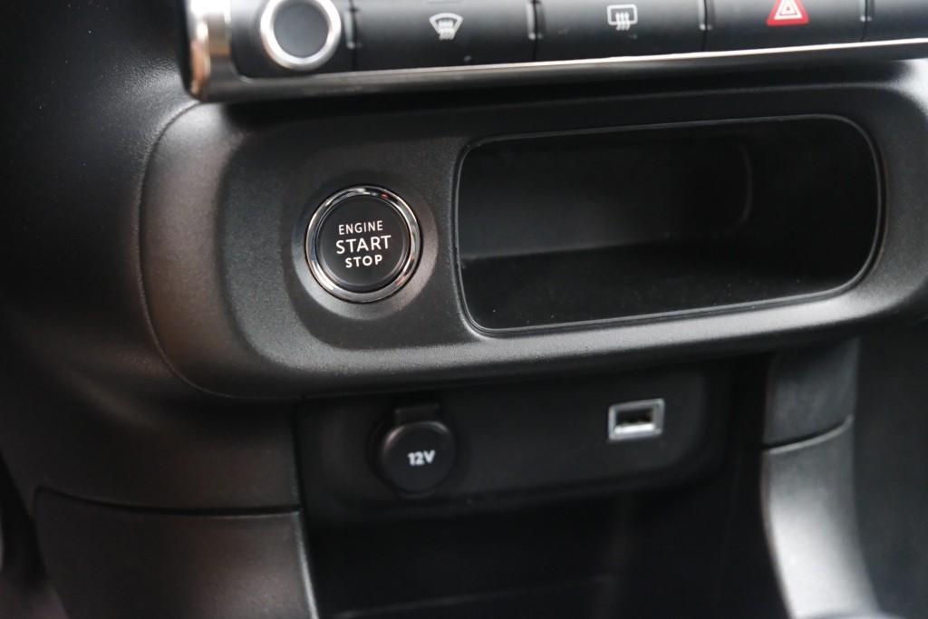 Citroën C3 1.2 PureTech 83pk Shine | App Connect | Climate | Cruise | Camera | Keyless | Stoelverwarming | PDC afbeelding 21