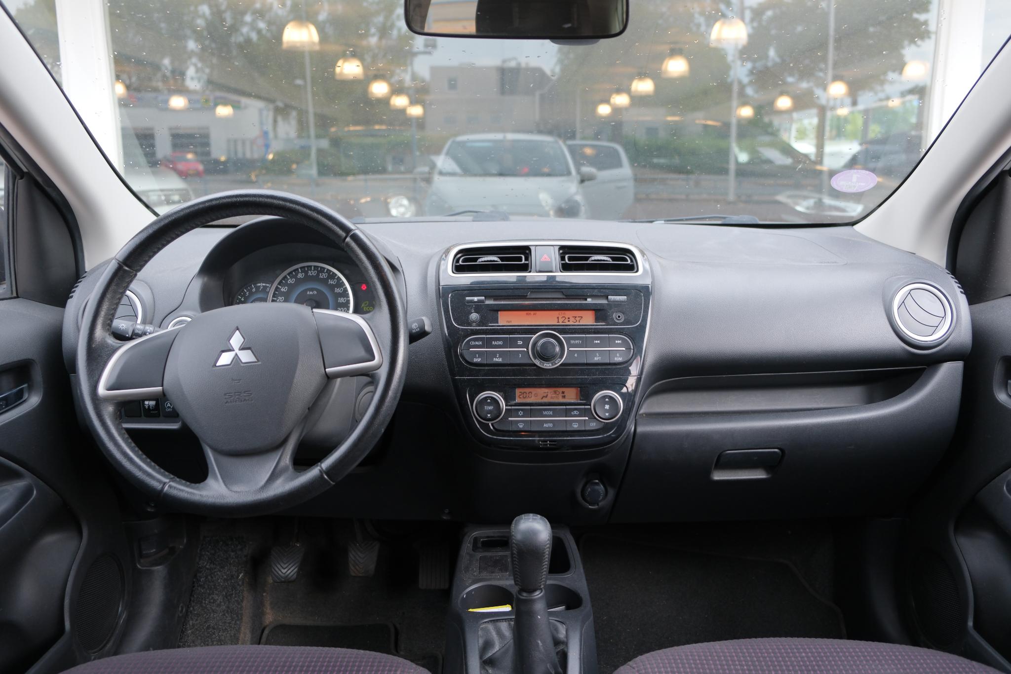 Mitsubishi Space Star 1.0 70pk Intense | Climate | 14" Velgen | Radio-CD | Keyless entry afbeelding 2