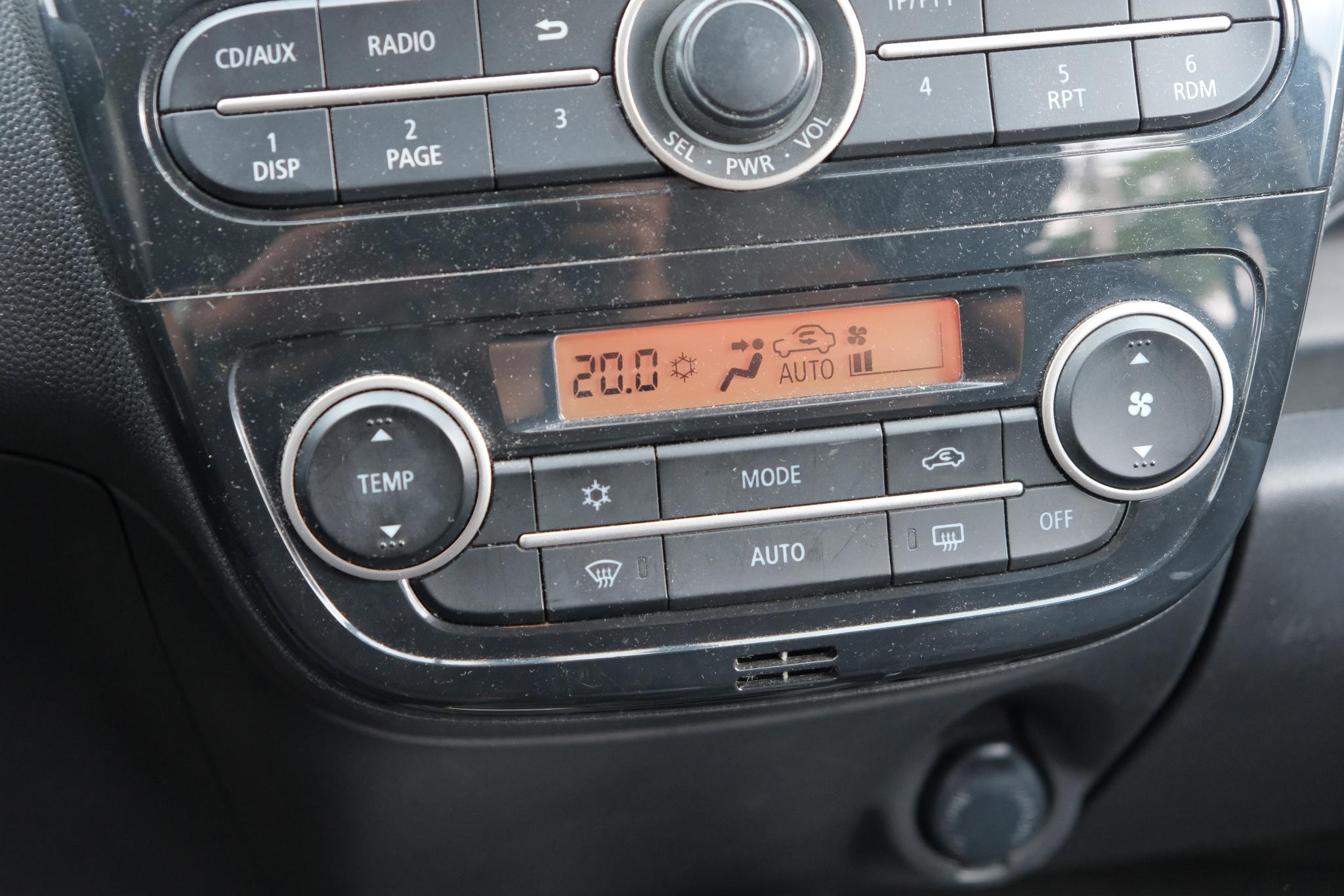 Mitsubishi Space Star 1.0 70pk Intense | Climate | 14" Velgen | Radio-CD | Keyless entry afbeelding 12
