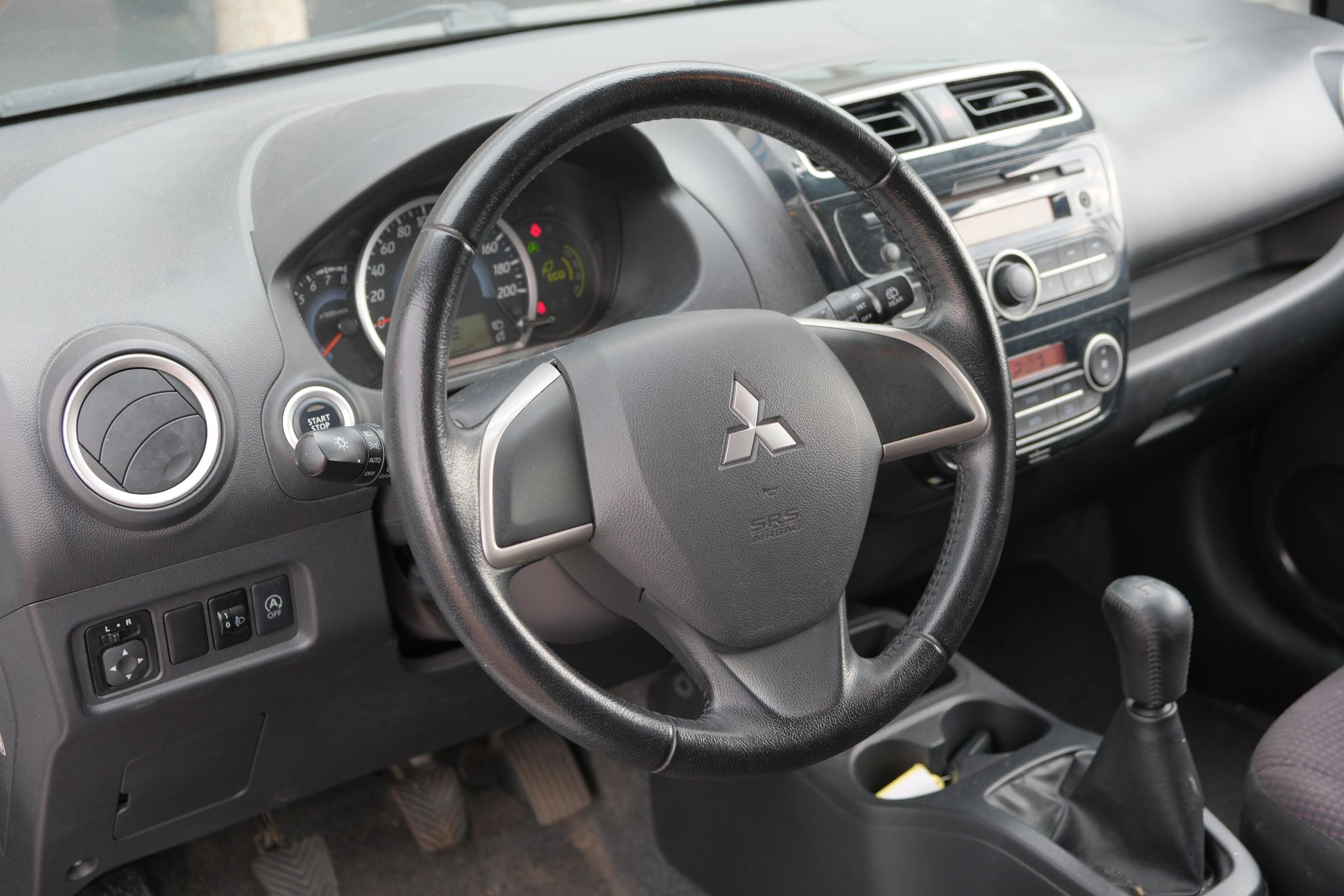 Mitsubishi Space Star 1.0 70pk Intense | Climate | 14" Velgen | Radio-CD | Keyless entry afbeelding 15