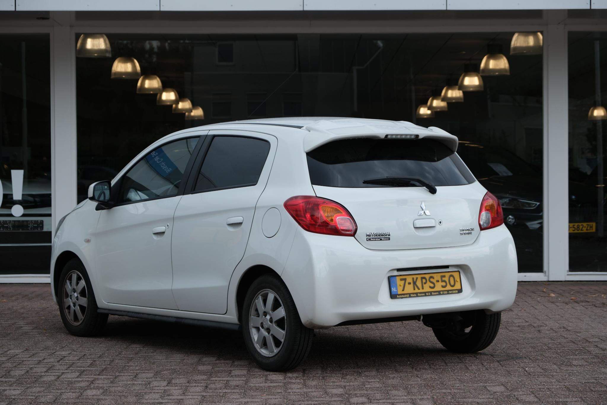 Mitsubishi Space Star 1.0 70pk Intense | Climate | 14" Velgen | Radio-CD | Keyless entry afbeelding 18