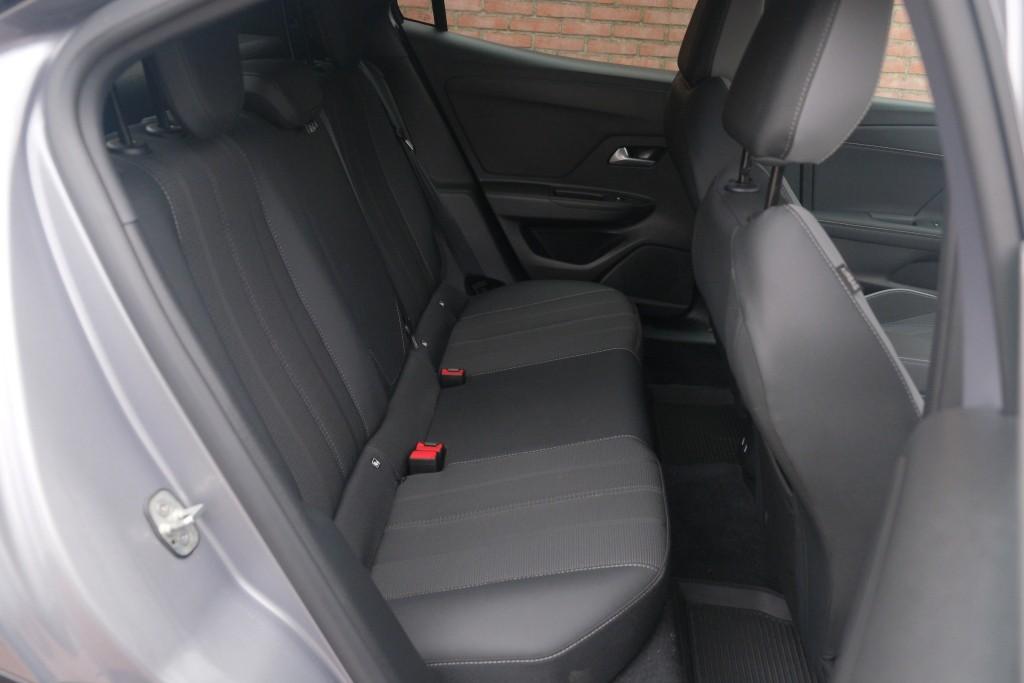 Opel Mokka 1.2 Turbo Hybrid 145pk eDCT6 | Navi | App Connect | Climate | Adaptive Cruise | Camera | Dodehoek | PDC afbeelding 4