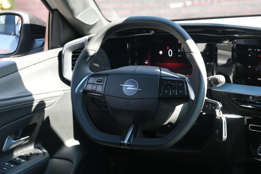Opel Mokka 1.2 Turbo Hybrid 145pk eDCT6 | Navi | App Connect | Climate | Adaptive Cruise | Camera | Dodehoek | PDC afbeelding 11