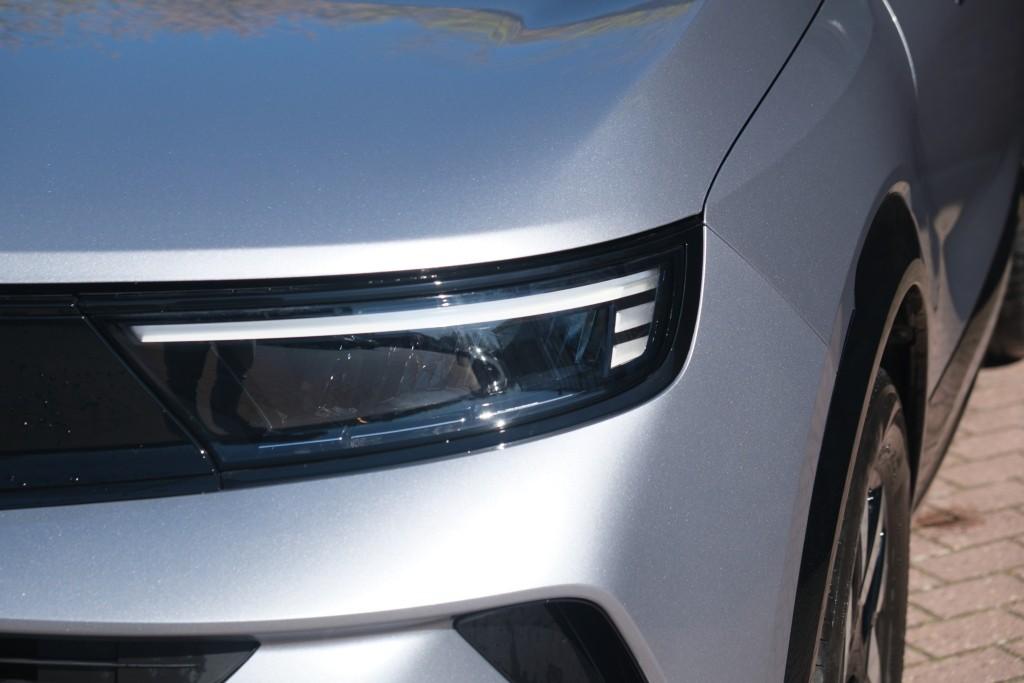 Opel Mokka 1.2 Turbo Hybrid 145pk eDCT6 | Navi | App Connect | Climate | Adaptive Cruise | Camera | Dodehoek | PDC afbeelding 3