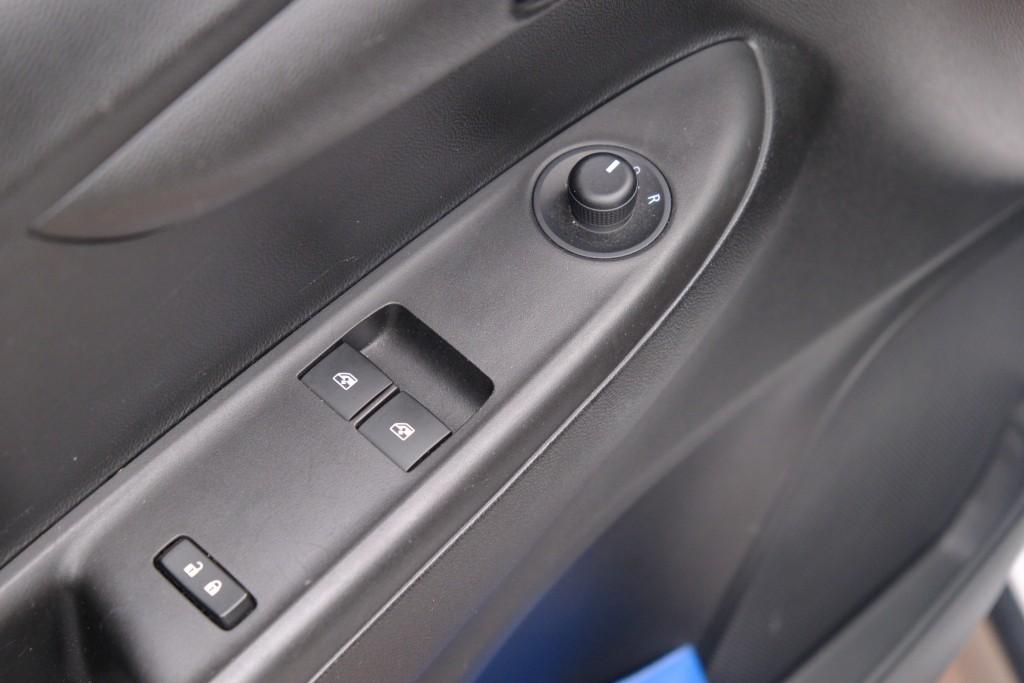 Opel KARL 1.0 75pk Rocks Online Edition | App Connect | Airco | Cruise | PDC | Winter Pakket afbeelding 24