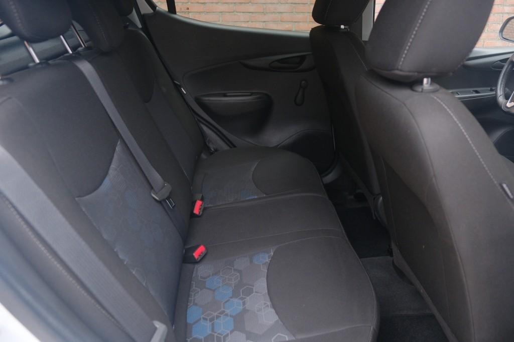 Opel KARL 1.0 75pk Rocks Online Edition | App Connect | Airco | Cruise | PDC | Winter Pakket afbeelding 3