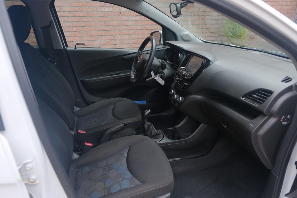 Opel KARL 1.0 75pk Rocks Online Edition | App Connect | Airco | Cruise | PDC | Winter Pakket afbeelding 4