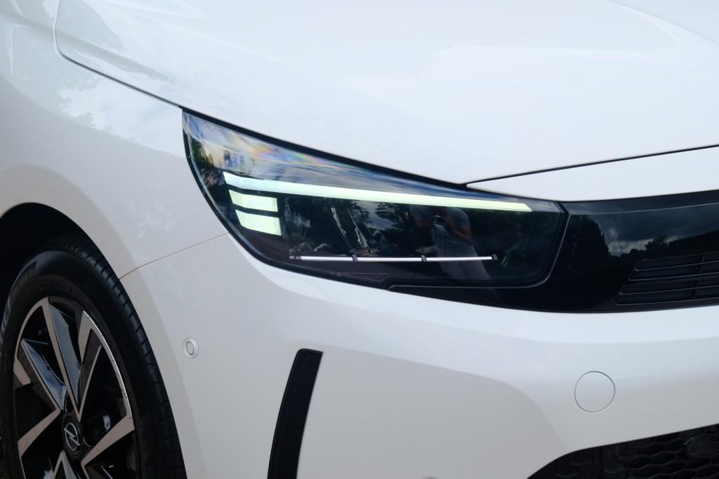 Opel Corsa 1.2 75pk GS | Navi | App Connect | Airco | Cruise | Full LED | PDC afbeelding 2