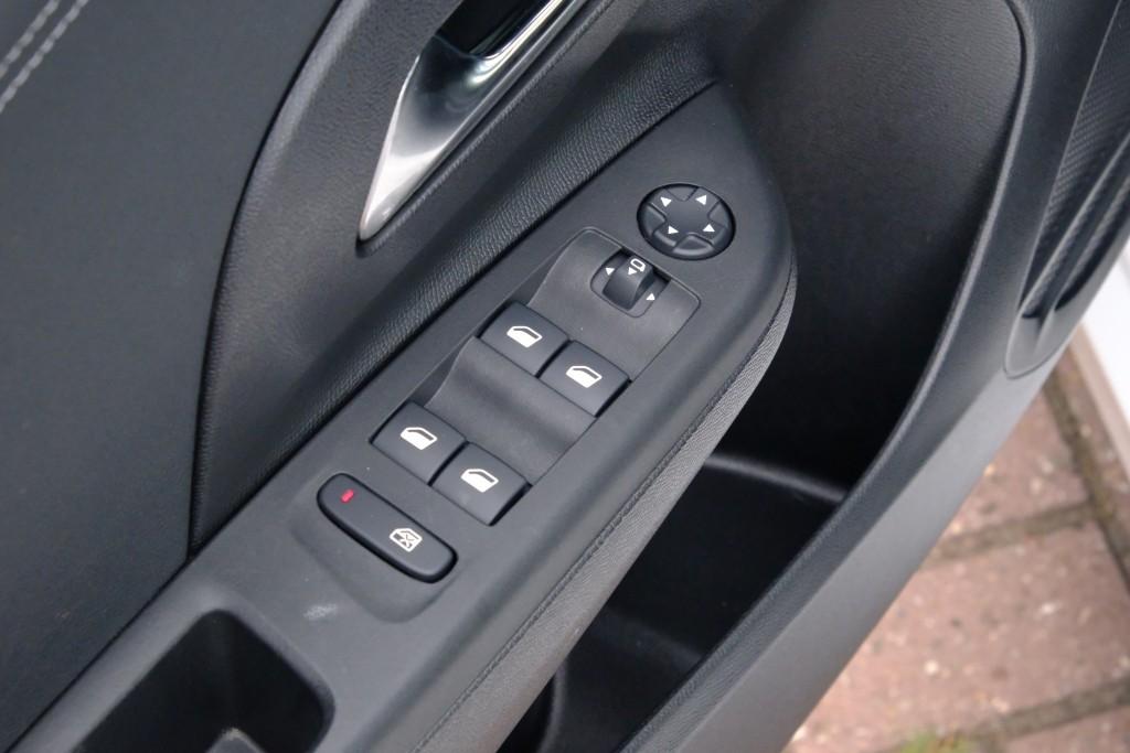 Opel Corsa 1.2 75pk GS | Navi | App Connect | Airco | Cruise | Full LED | PDC afbeelding 22