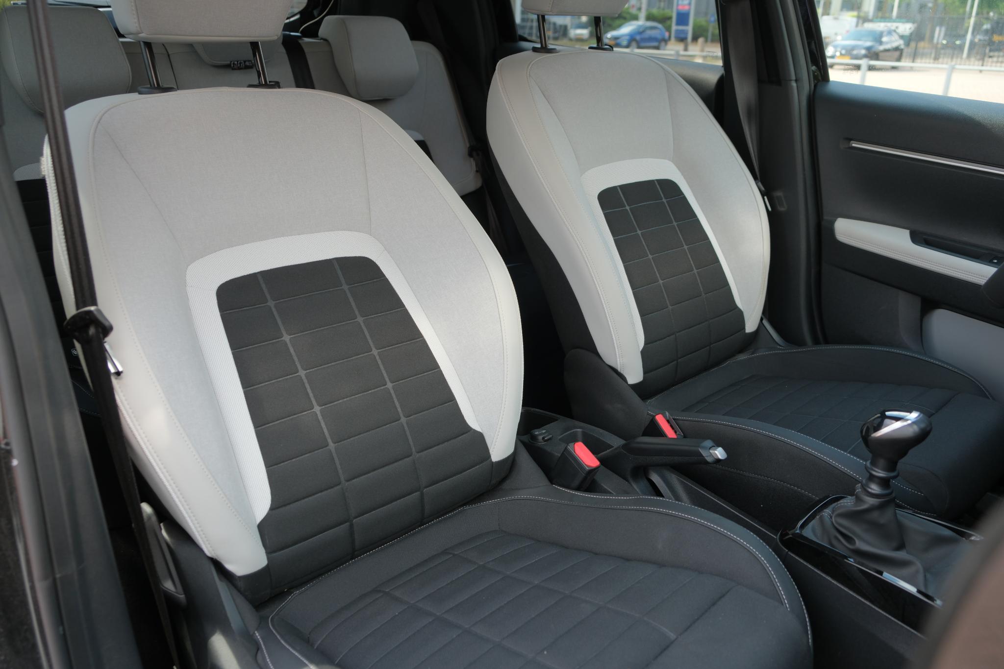 Citroën C3 1.2 Turbo 100pk Max | Navi | App Connect | Climate | Cruise | Camera | DAB | PDC afbeelding 9
