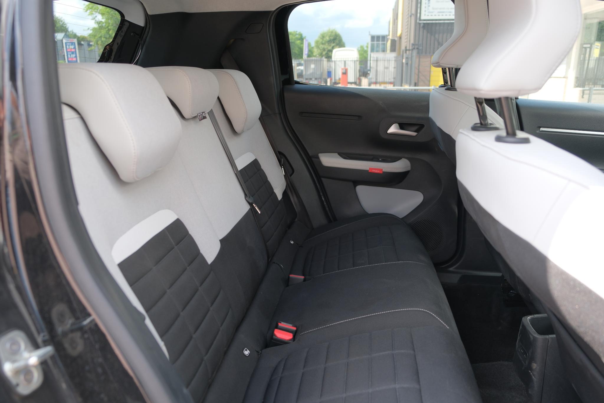Citroën C3 1.2 Turbo 100pk Max | Navi | App Connect | Climate | Cruise | Camera | DAB | PDC afbeelding 10