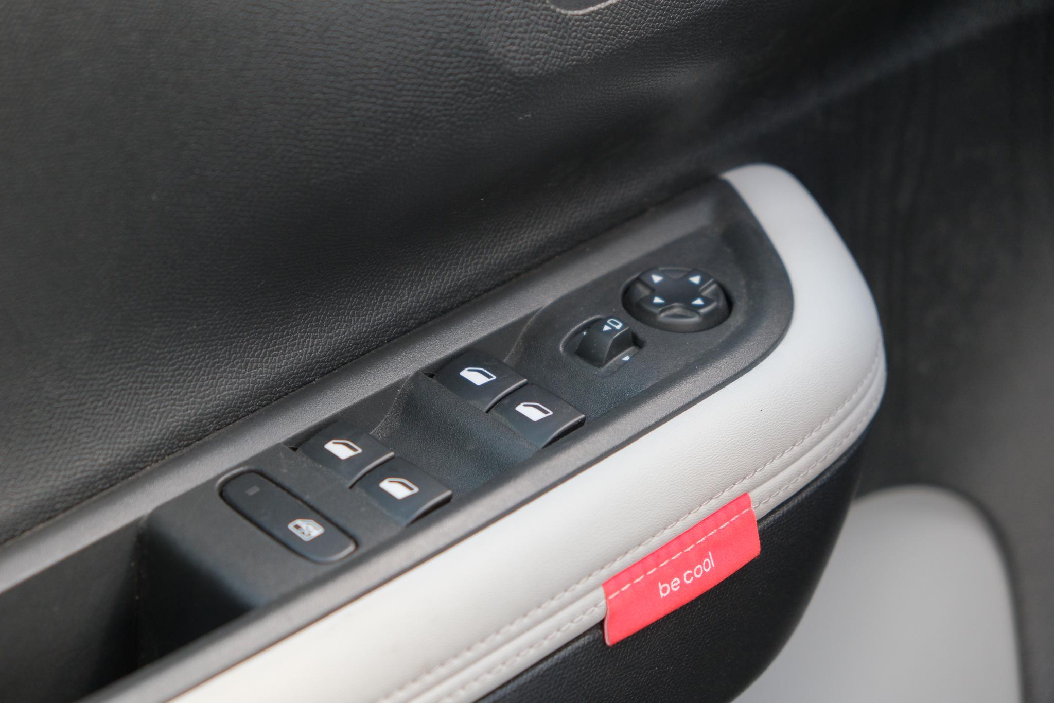 Citroën C3 1.2 Turbo 100pk Max | Navi | App Connect | Climate | Cruise | Camera | DAB | PDC afbeelding 18