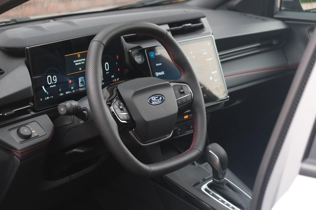 Ford Puma 1.0 EcoBoost Hybrid 155pk Aut. ST-Line X | Navi | App Connect | Adaptive Cruise | 360° Camera | Panoramadak | Elektrische Achterklep | Winter Pakket afbeelding 8