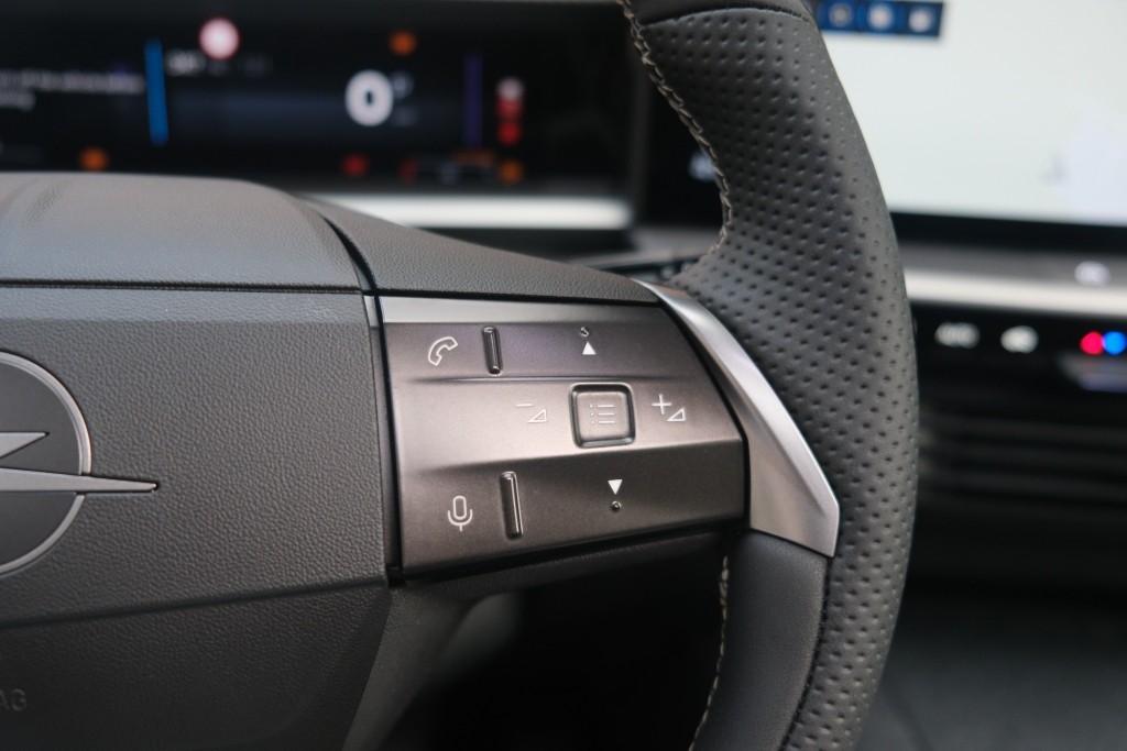 Opel Grandland 1.2 Turbo Hybrid 145pk eDCT6 GS - Panoramadak - Adaptive Cruise - Head-up display - Stoelverwarming - Elektrische achterklep - 360° Camera - Focal Audio afbeelding 10