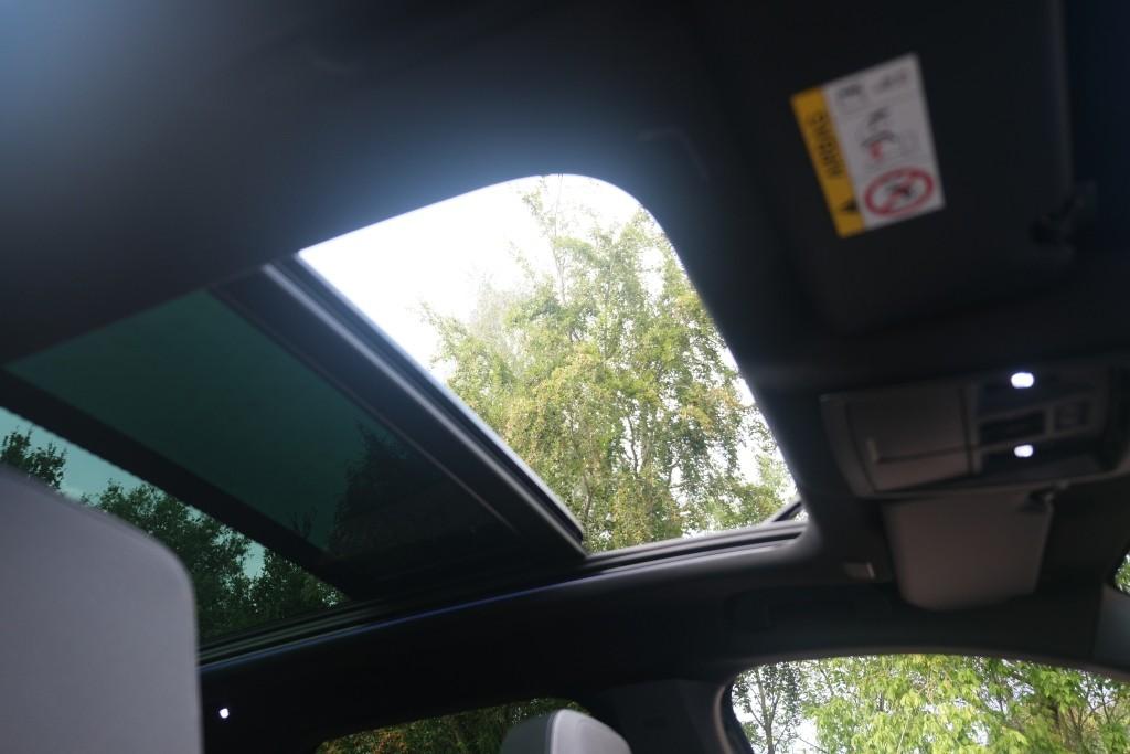 Opel Grandland 1.2 Turbo Hybrid 145pk eDCT6 GS - Panoramadak - Adaptive Cruise - Head-up display - Stoelverwarming - Elektrische achterklep - 360° Camera - Focal Audio afbeelding 14