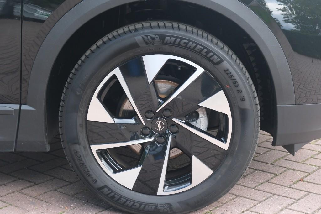 Opel Grandland 1.2 Turbo Hybrid 145pk eDCT6 GS - Panoramadak - Adaptive Cruise - Head-up display - Stoelverwarming - Elektrische achterklep - 360° Camera - Focal Audio afbeelding 30